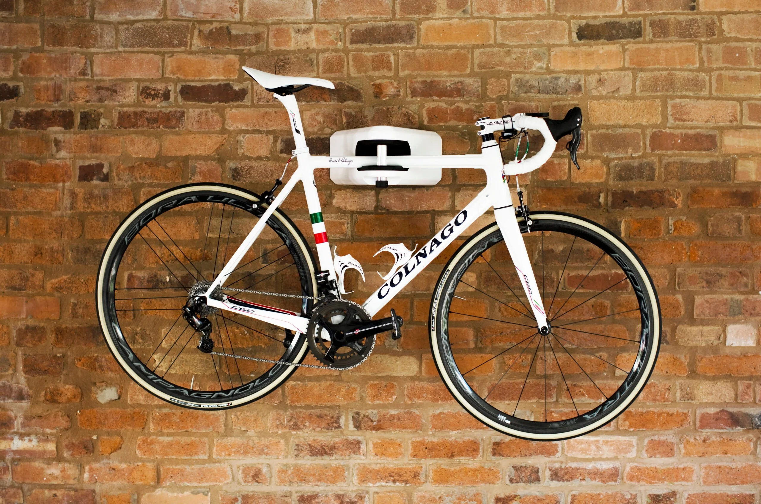 AIRLOK - Diamond Wall Mount Bike Hanger - Image 7